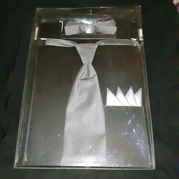 Pronto Uomo Boxed gift set Tie, Bowtie & faux pocket hankie - Picture 3 of 15